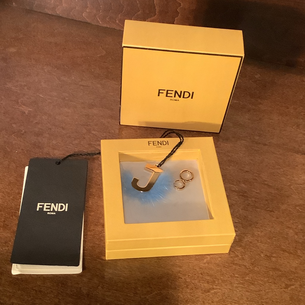 Fendi Abclick Charm 155$